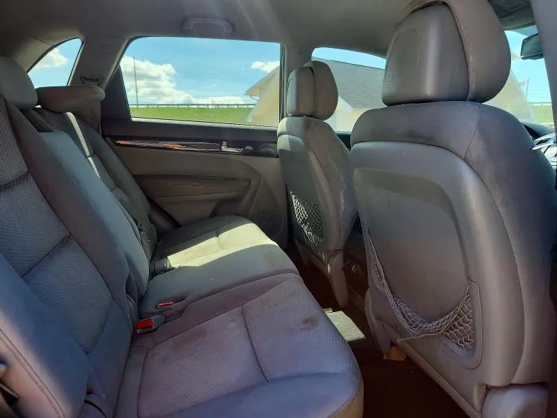 2011 KIA SORENTO LX  