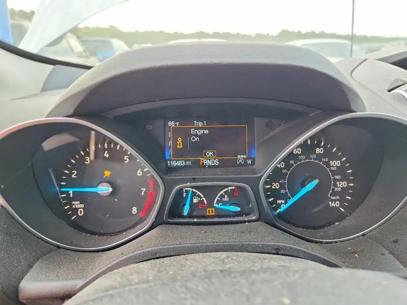 2017 FORD ESCAPE SE  