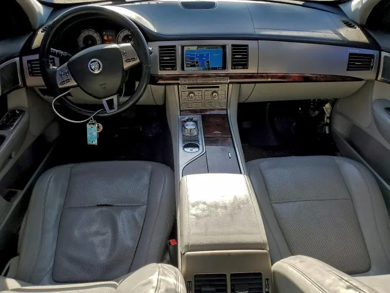 2010 JAGUAR XF PREMIUM  