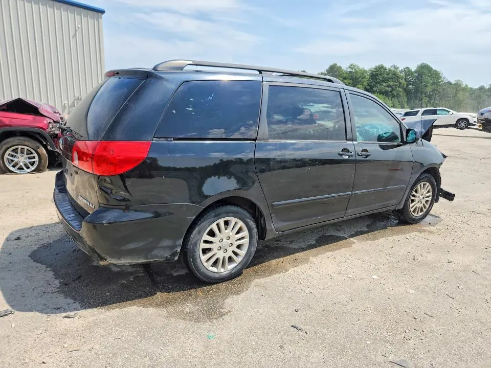 2010 TOYOTA SIENNA XLE  
