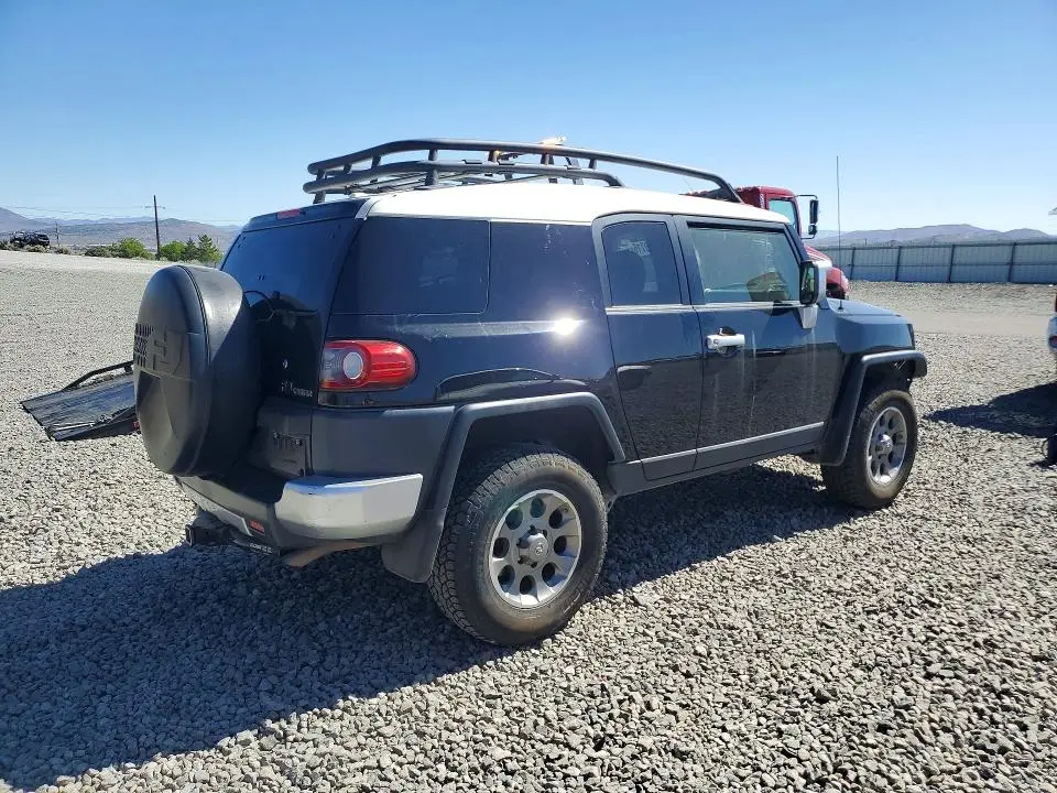 2013 TOYOTA FJ CRUISER BASE  