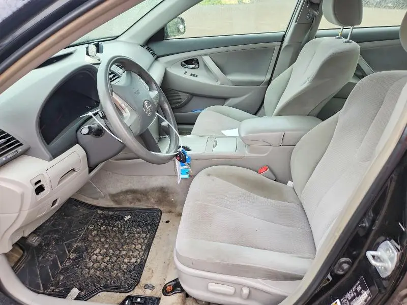 2011 TOYOTA CAMRY LE V6  