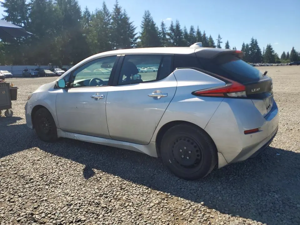 2022 NISSAN LEAF S  