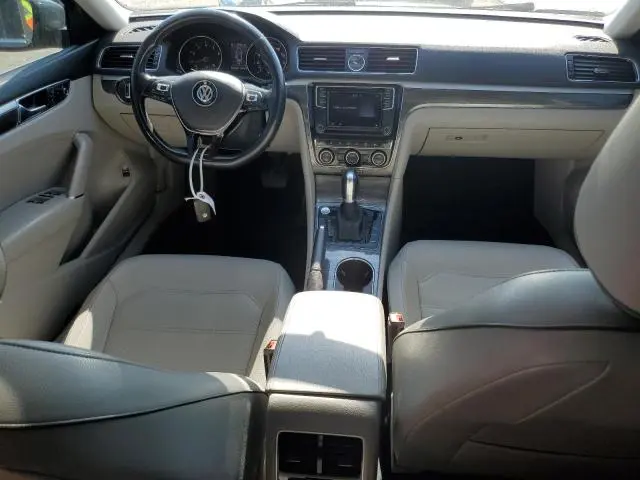 2017 VOLKSWAGEN PASSAT SE  