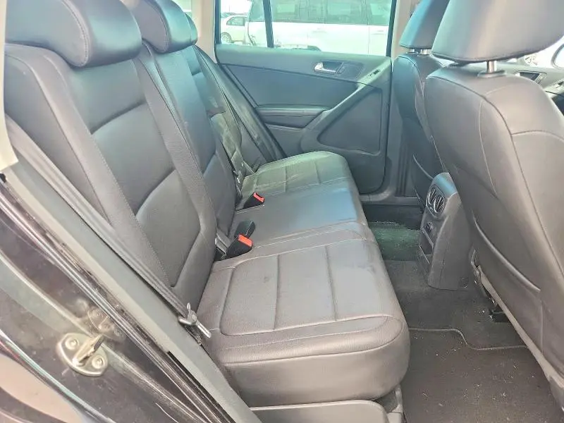 2010 VOLKSWAGEN TIGUAN S  