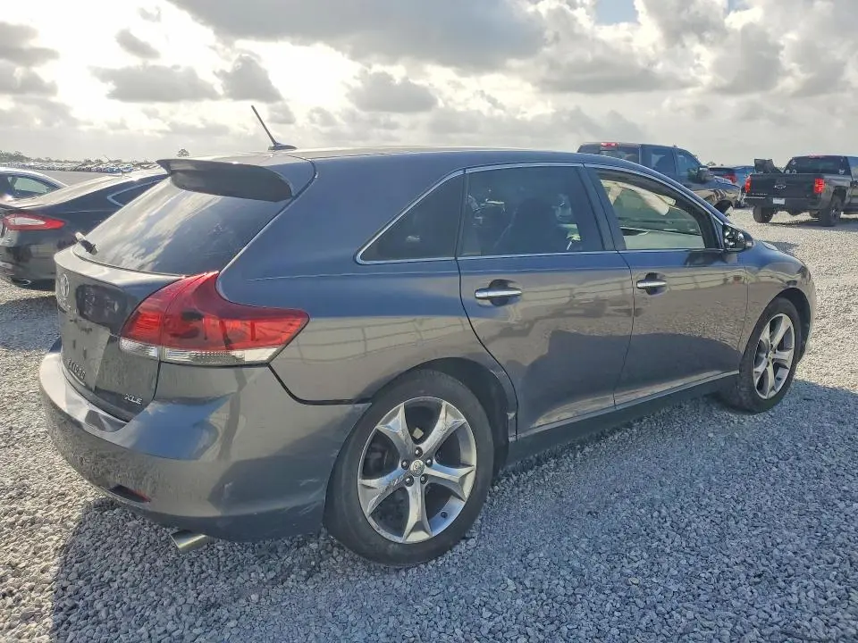 2013 TOYOTA VENZA XLE  