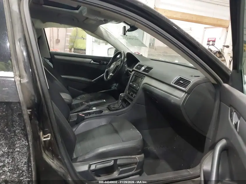 2015 VOLKSWAGEN PASSAT 1.8T SE