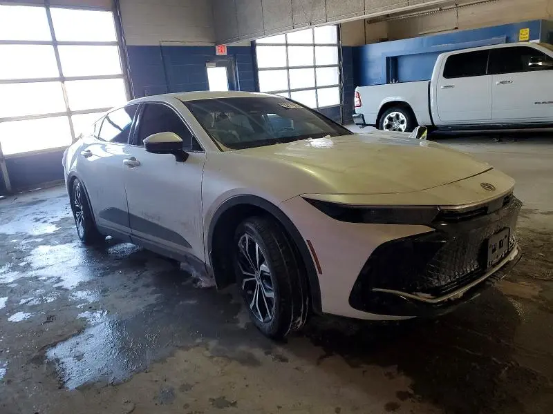 2023 TOYOTA CROWN XLE  