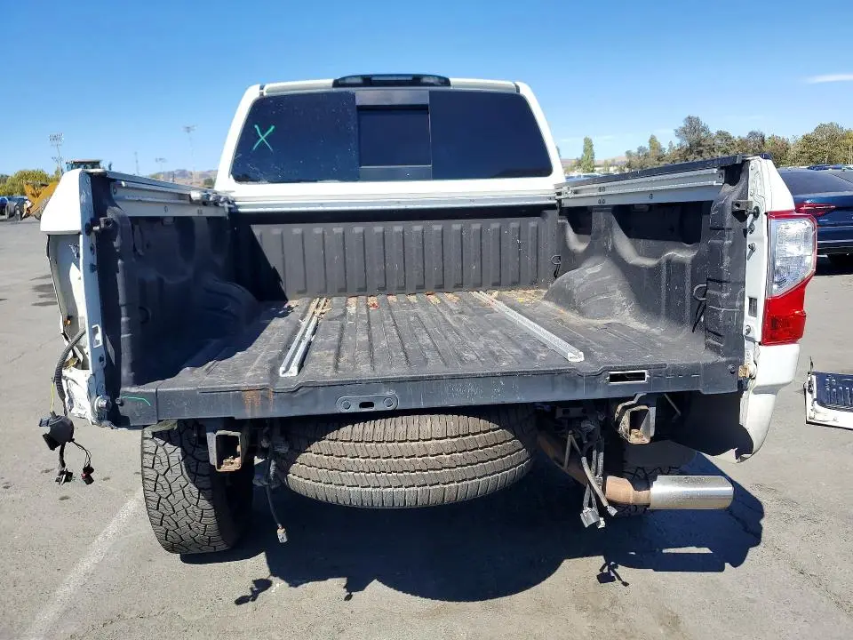 2017 NISSAN TITAN   