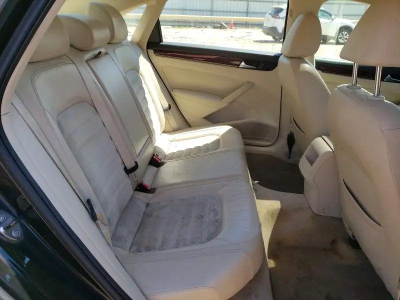 2012 VOLKSWAGEN PASSAT SEL  