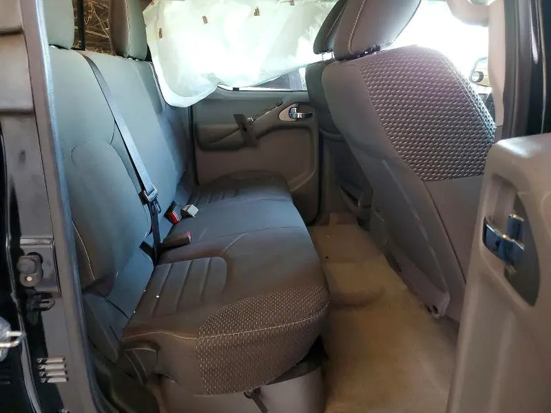 2016 NISSAN FRONTIER S  