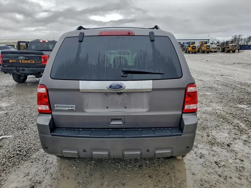 2010 FORD ESCAPE LIMITED  