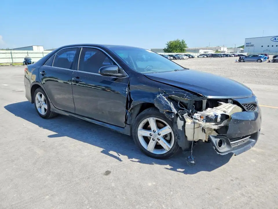 2012 TOYOTA CAMRY SE  