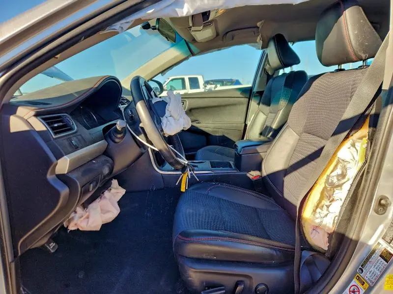 2015 TOYOTA CAMRY SE  
