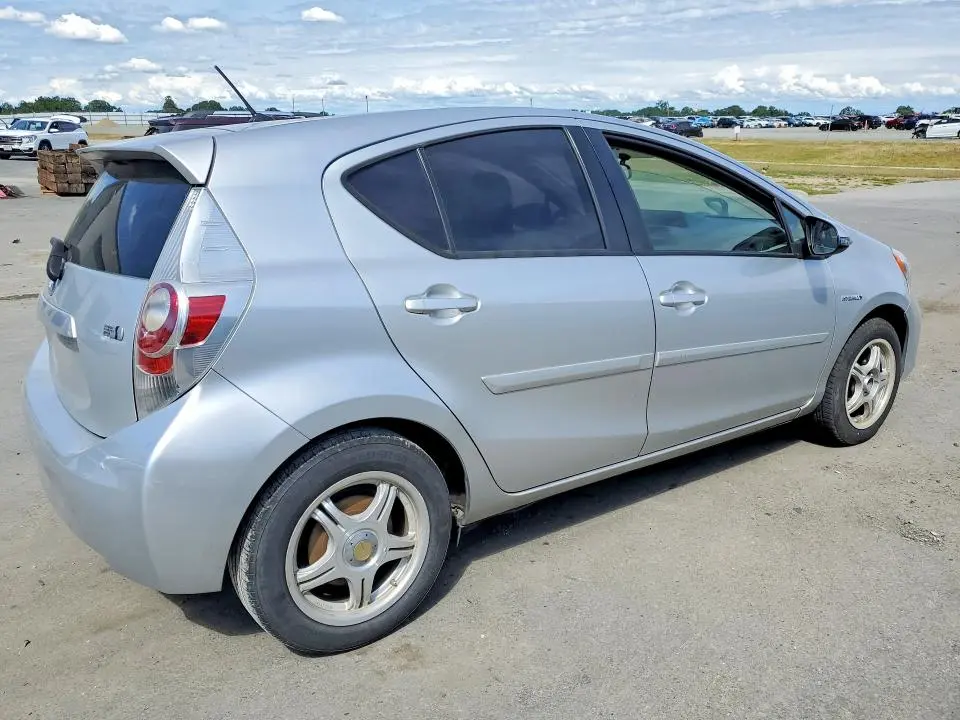 2013 TOYOTA PRIUS C ONE  