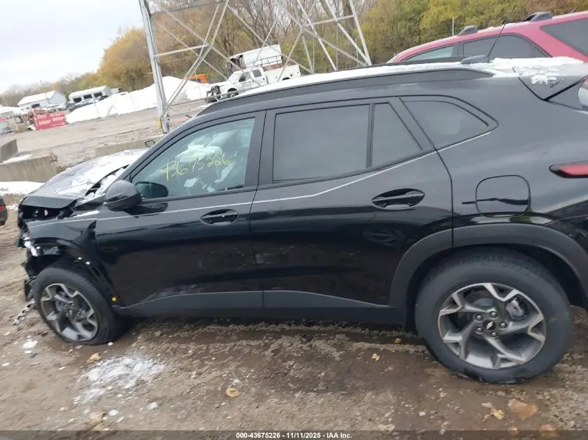 2025 CHEVROLET TRAX FWD LT