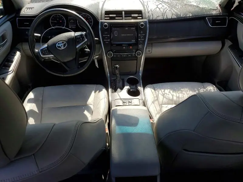 2016 TOYOTA CAMRY XLE  