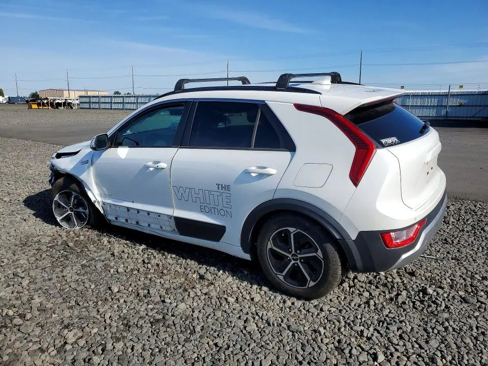 2023 KIA NIRO EX  