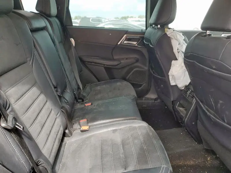 2023 MITSUBISHI OUTLANDER SE  