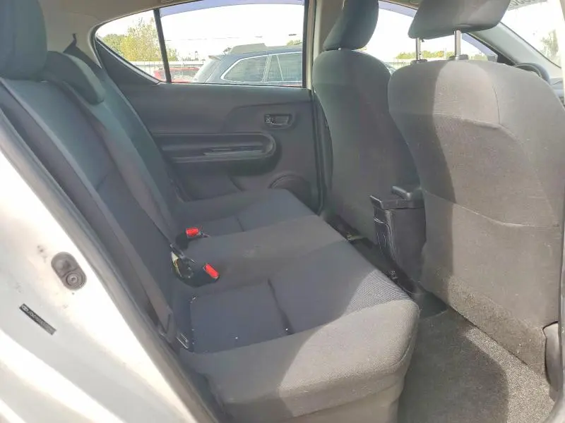 2016 TOYOTA PRIUS C TWO  