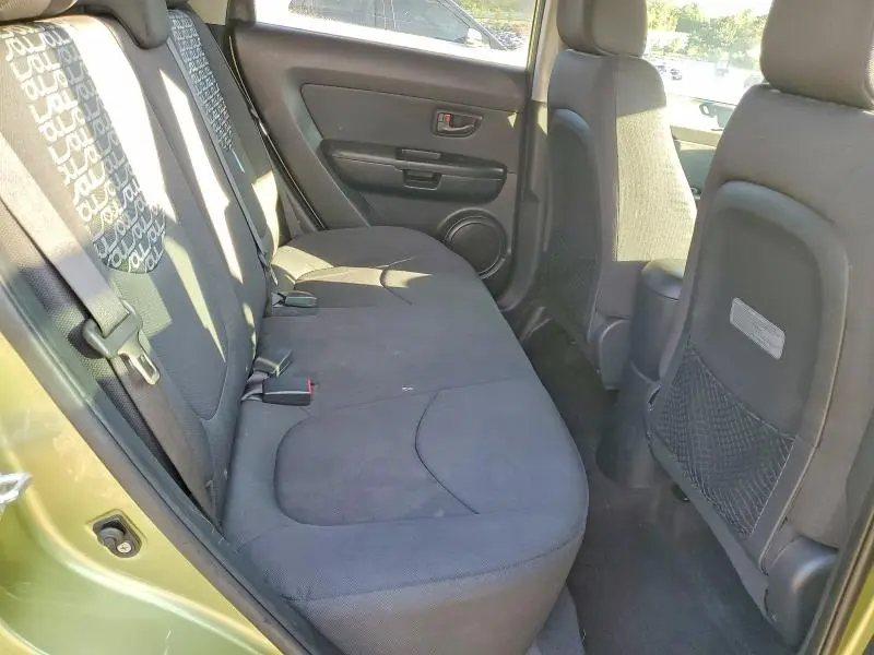 2011 KIA SOUL +  