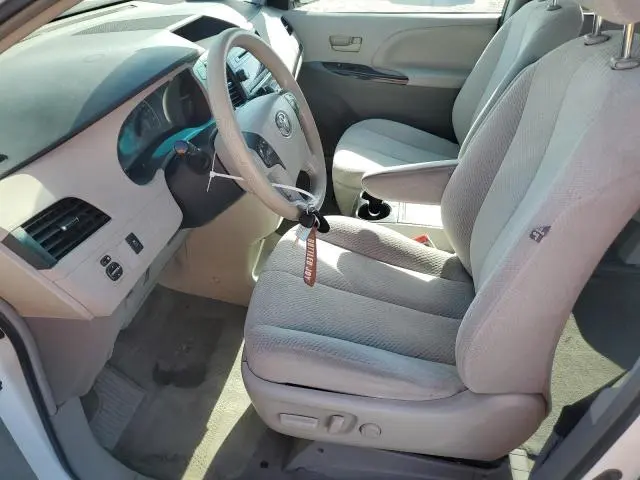 2012 TOYOTA SIENNA LE  