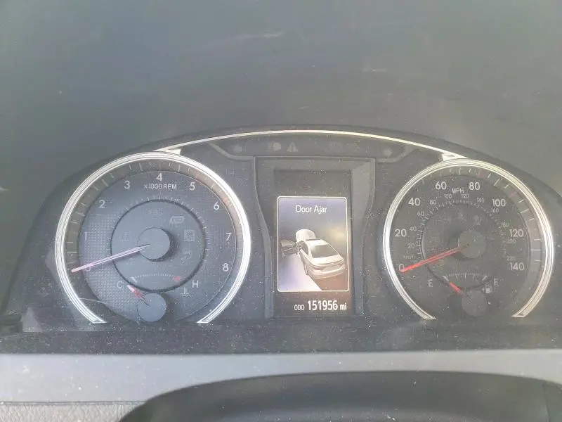 2016 TOYOTA CAMRY SE  
