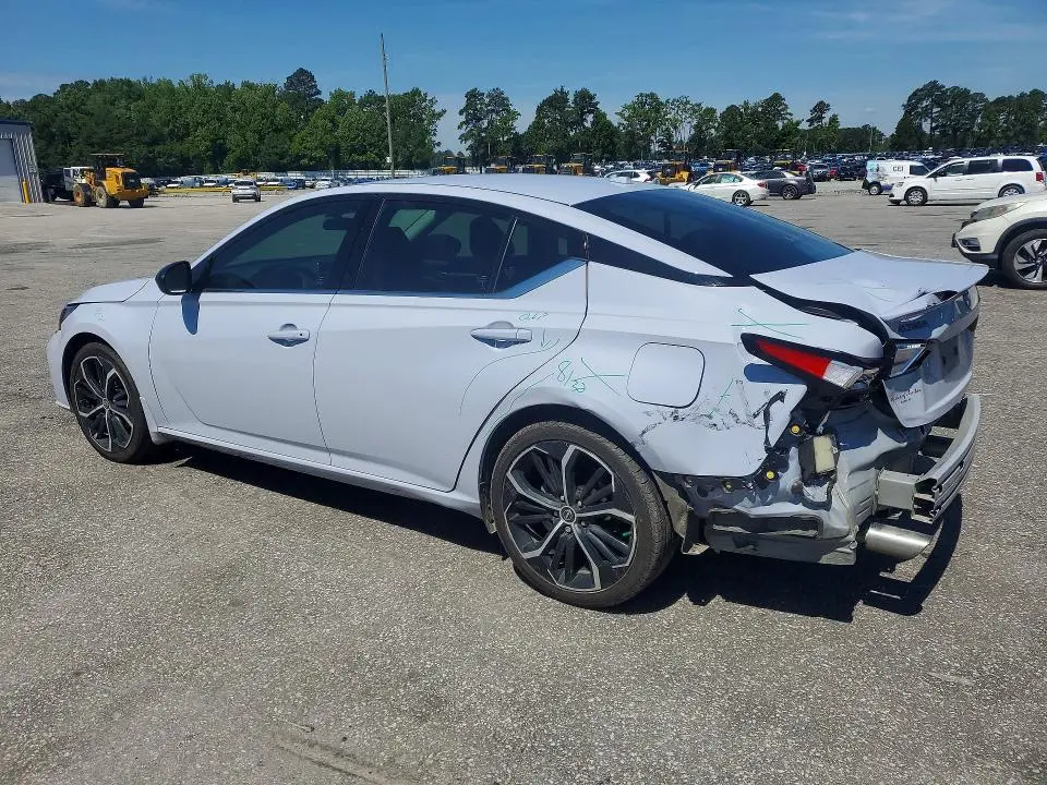2024 NISSAN ALTIMA SR  