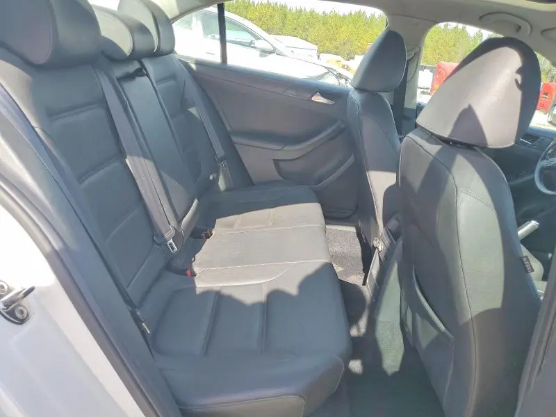 2012 VOLKSWAGEN JETTA SE  