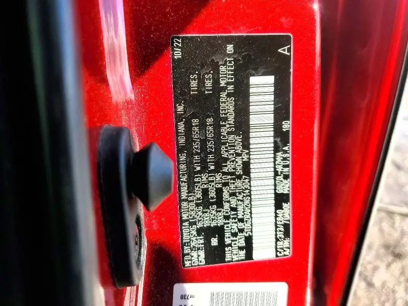 2022 TOYOTA HIGHLANDER XLE  