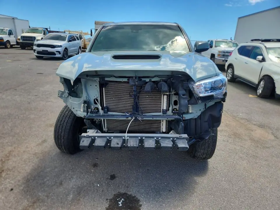2023 TOYOTA TACOMA SR5 V6  