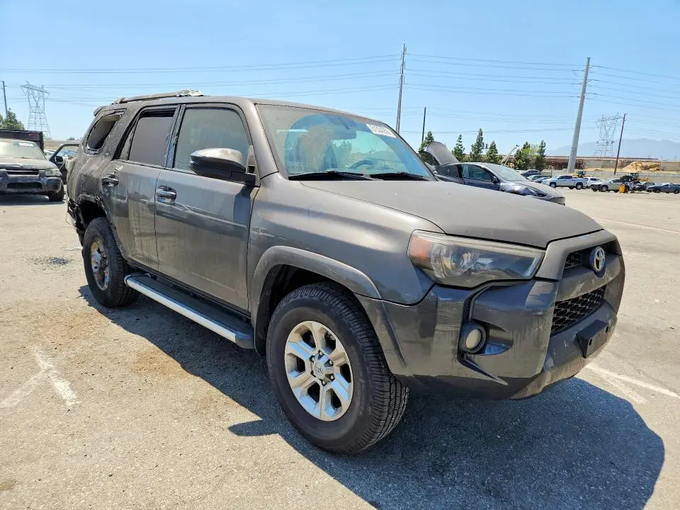 2016 TOYOTA 4RUNNER SR5  