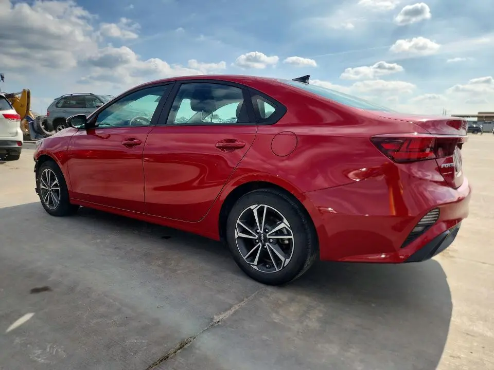 2024 KIA FORTE LXS  