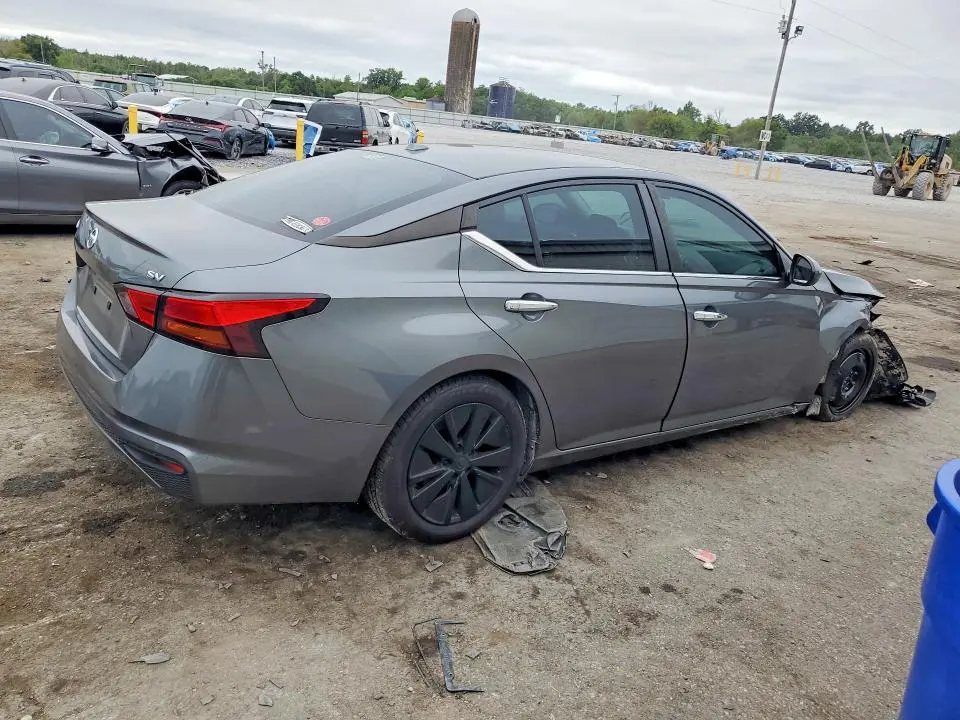 2022 NISSAN ALTIMA SV  