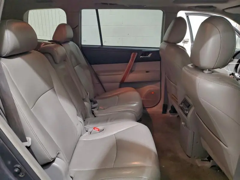 2010 TOYOTA HIGHLANDER LIMITED  