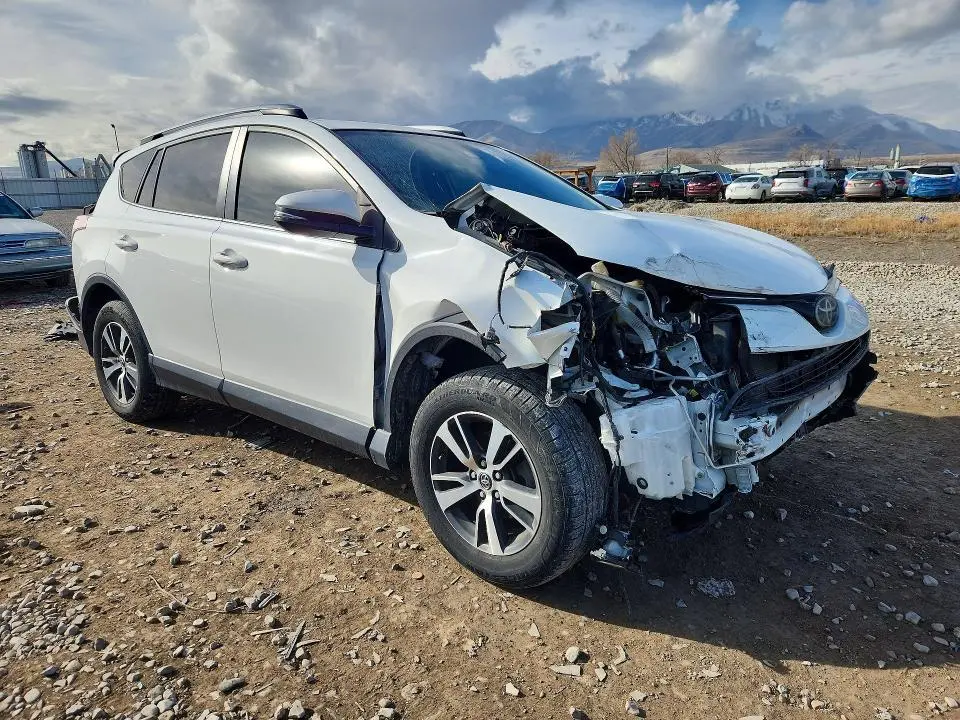 2018 TOYOTA RAV4 XLE  