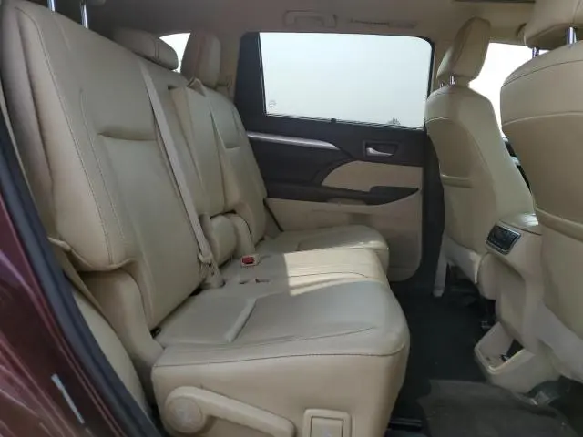 2018 TOYOTA HIGHLANDER SE  