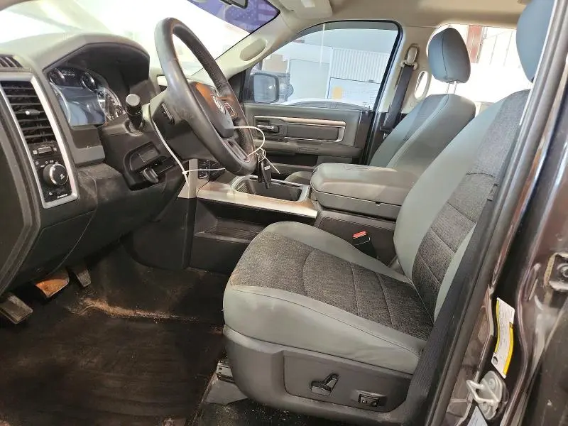 2016 RAM 1500 SLT  