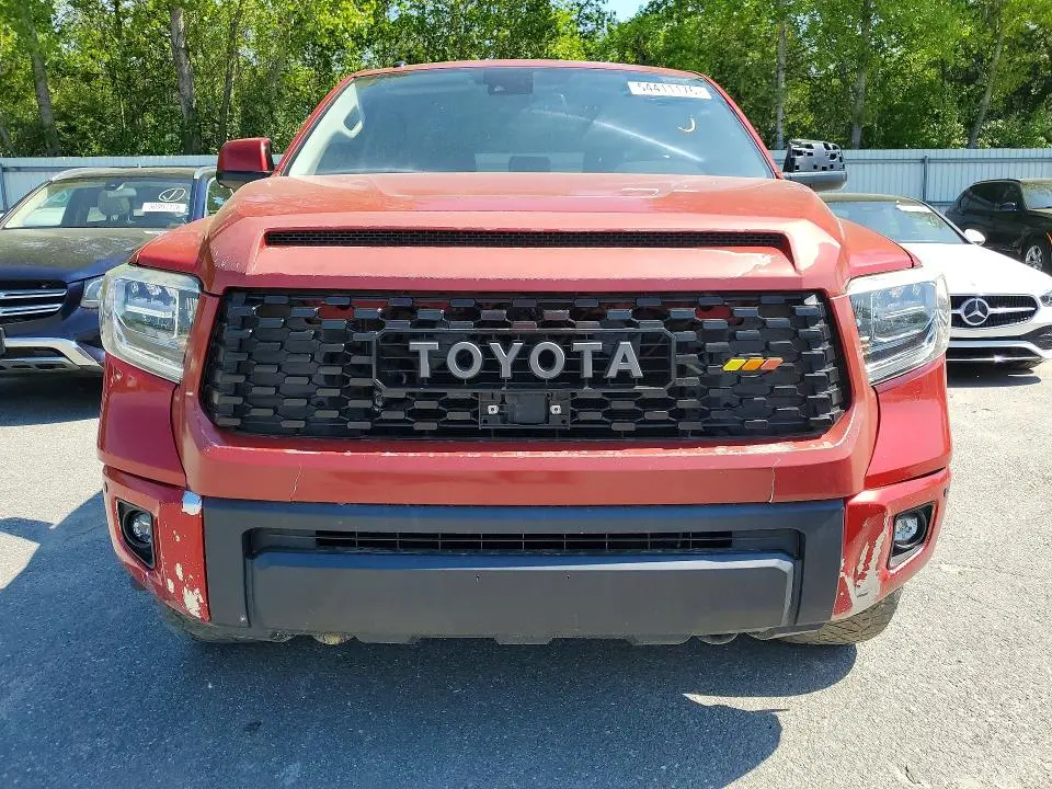 2018 TOYOTA TUNDRA CREWMAX LIMITED  