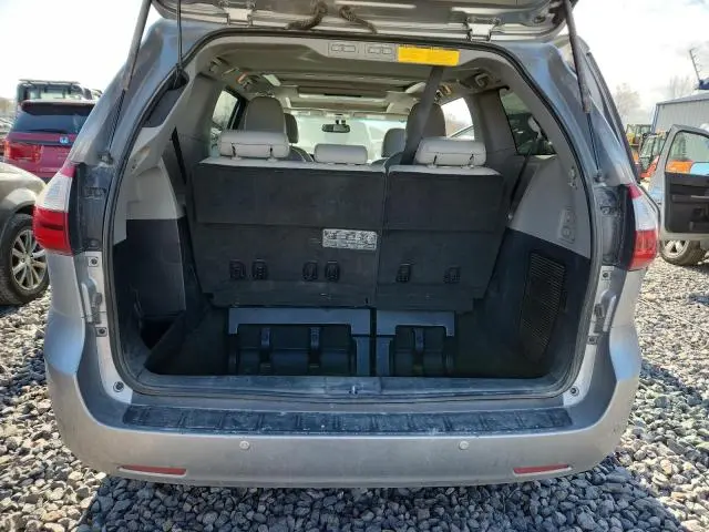 2015 TOYOTA SIENNA XLE  