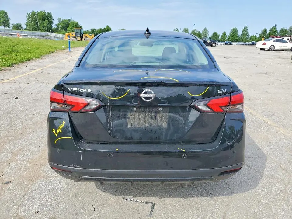 2024 NISSAN VERSA SV  