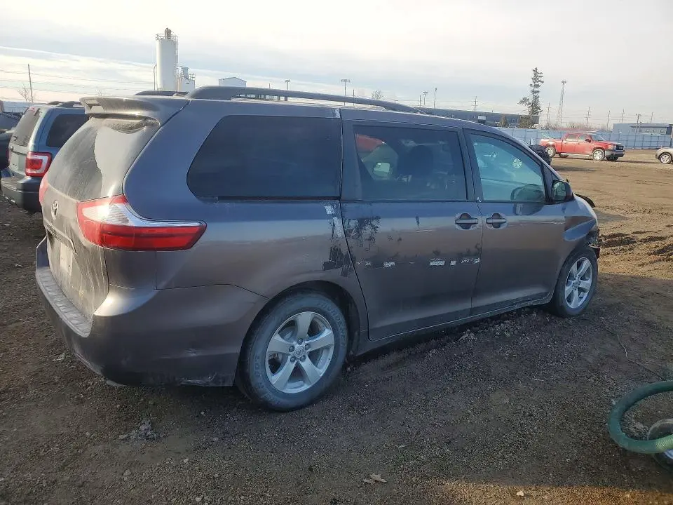 2015 TOYOTA SIENNA LE  