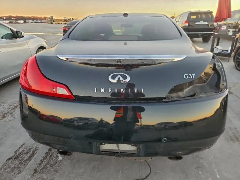 2013 INFINITI G37 JOURNEY  