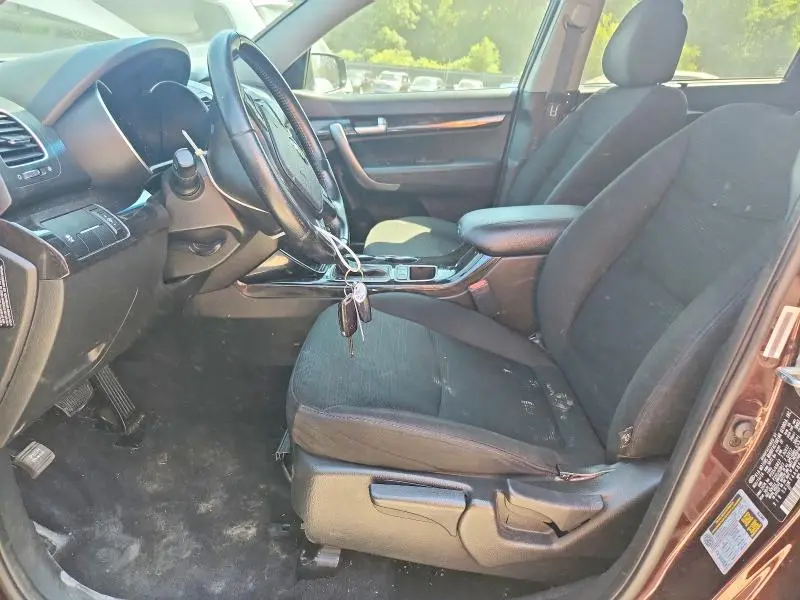 2015 KIA SORENTO LX  
