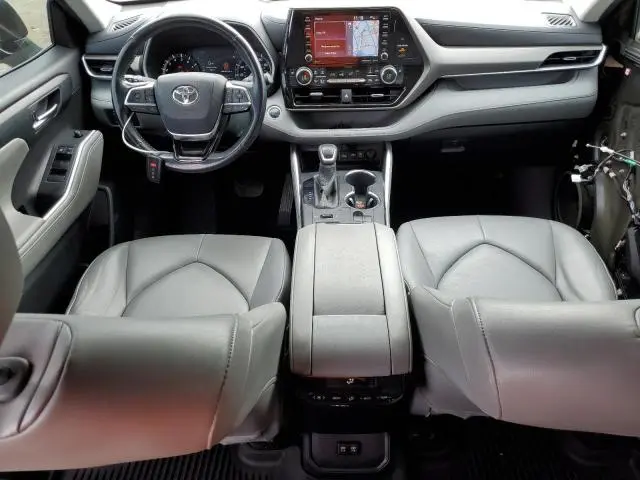 2020 TOYOTA HIGHLANDER XLE  