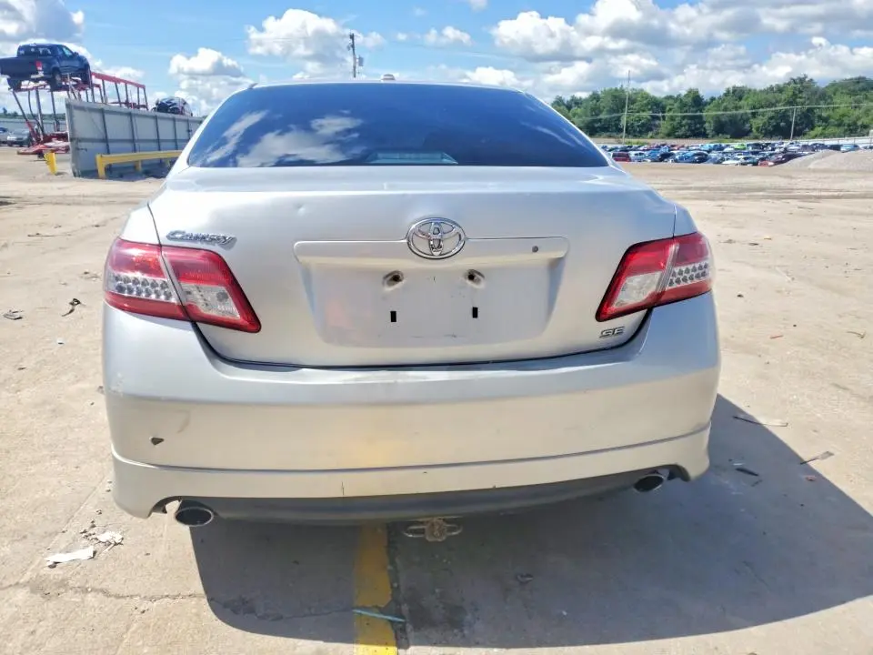 2010 TOYOTA CAMRY SE  