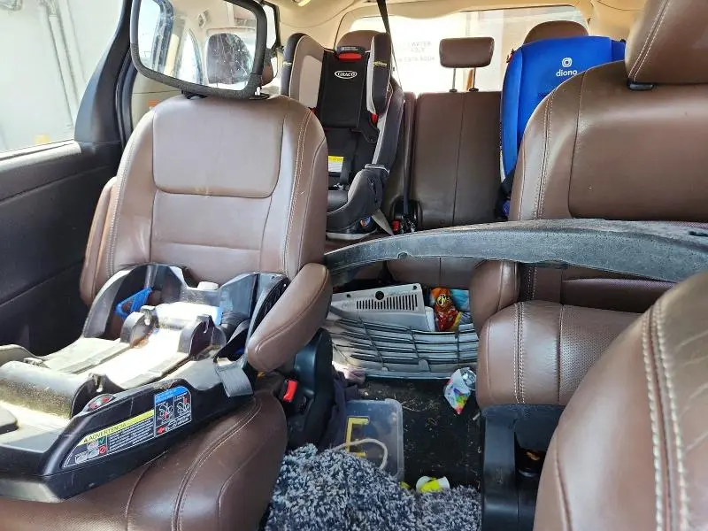 2015 TOYOTA SIENNA LIMITED PREMIUM 7-PASSENGER  