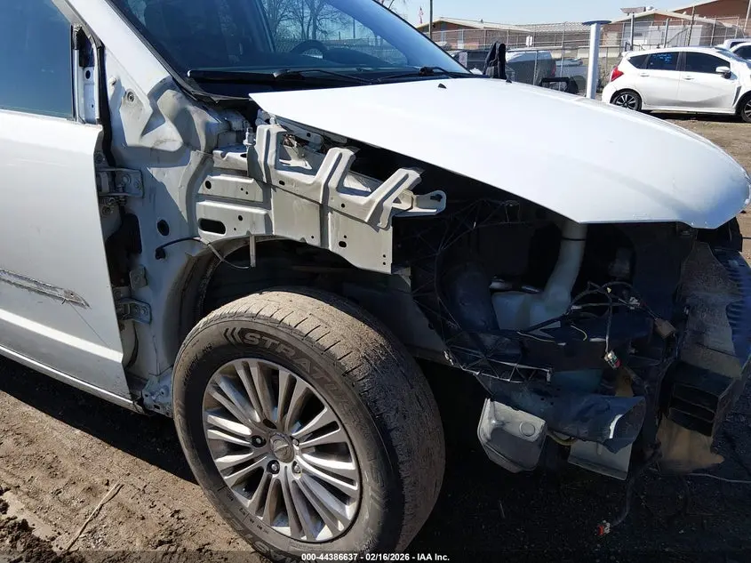 2016 CHRYSLER TOWN & COUNTRY TOURING-L