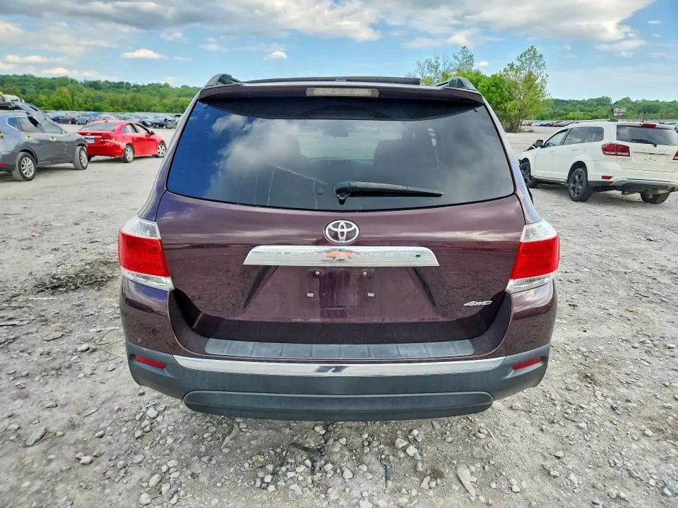 2011 TOYOTA HIGHLANDER BASE  