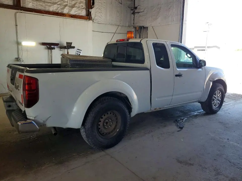 2015 NISSAN FRONTIER SV V6  